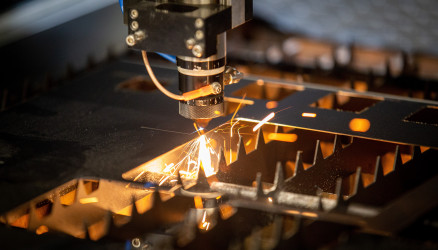 Decoupe au laser de lacrylique et de lacier 1